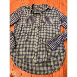 Hollister, women's plaid button down long sleeve shirt size medium